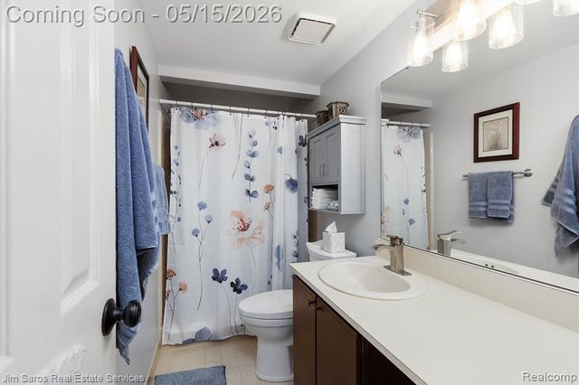 1089 Country Club Drive, Saint Clair Shores, MI 48082