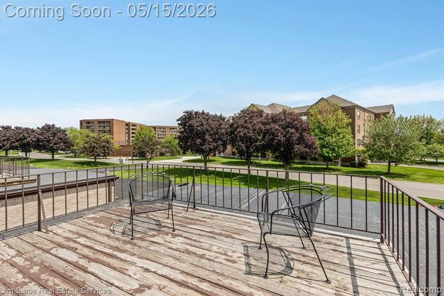 1089 Country Club Drive, Saint Clair Shores, MI 48082