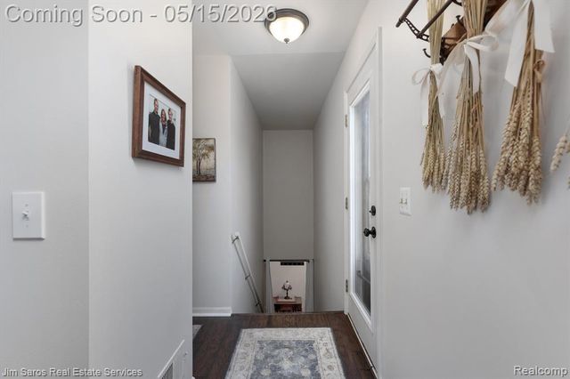 1089 Country Club Drive, Saint Clair Shores, MI 48082