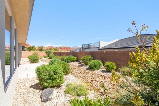 2782 BELLA SOL DR, Santa Clara, UT 84765