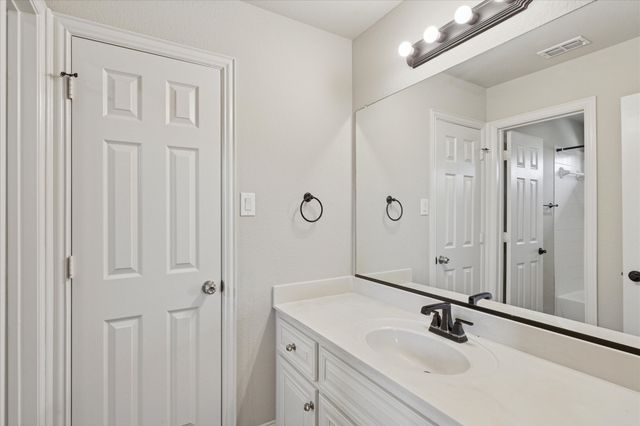 7243 Orillo, Grand Prairie, TX 75054