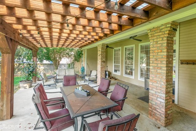 307 Tealwood Drive, Bossier City, LA 71111