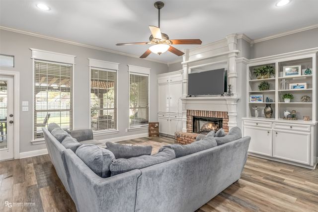 307 Tealwood Drive, Bossier City, LA 71111