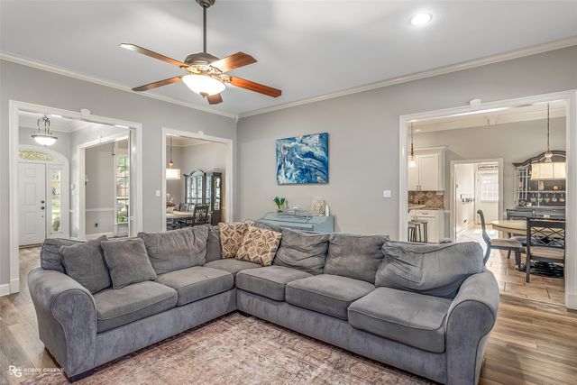 307 Tealwood Drive, Bossier City, LA 71111