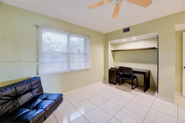 500 SW 130th Ter 301A, Pembroke Pines, FL 33027