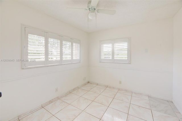 500 SW 130th Ter 301A, Pembroke Pines, FL 33027