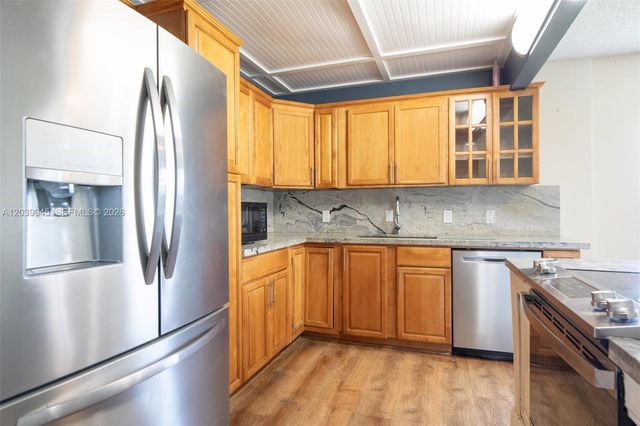 500 SW 130th Ter 301A, Pembroke Pines, FL 33027