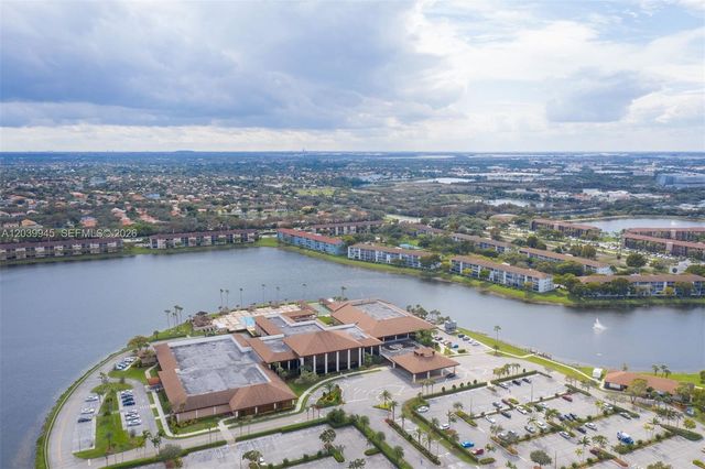 500 SW 130th Ter 301A, Pembroke Pines, FL 33027