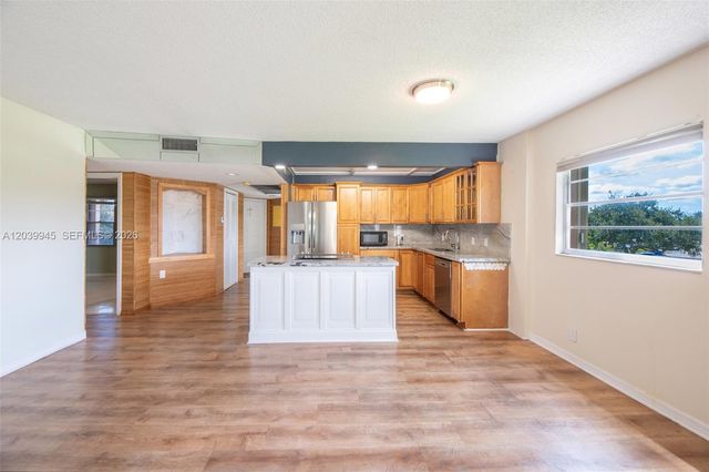 500 SW 130th Ter 301A, Pembroke Pines, FL 33027
