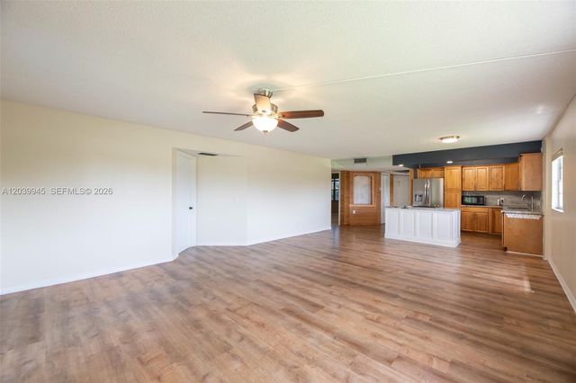 500 SW 130th Ter 301A, Pembroke Pines, FL 33027