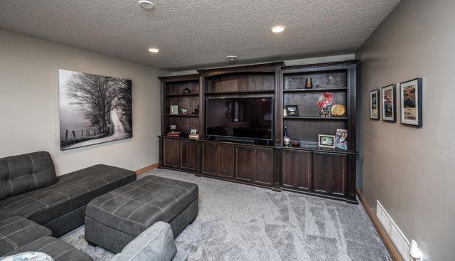 18220 Jaguar Path, Lakeville, MN 55044