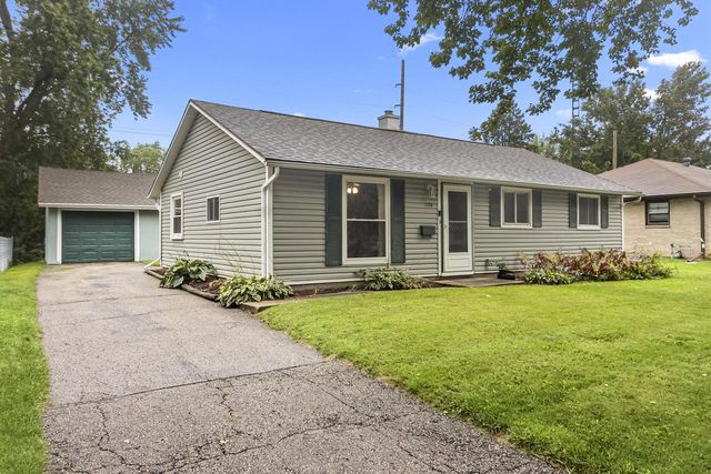 1126 E Wisconsin STREET, Delavan, WI 53115