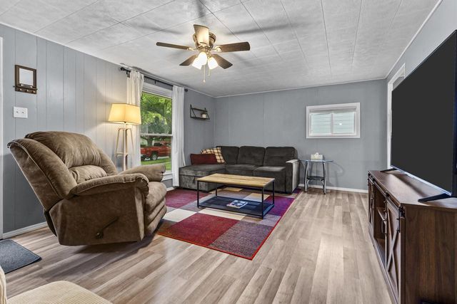 1126 E Wisconsin STREET, Delavan, WI 53115