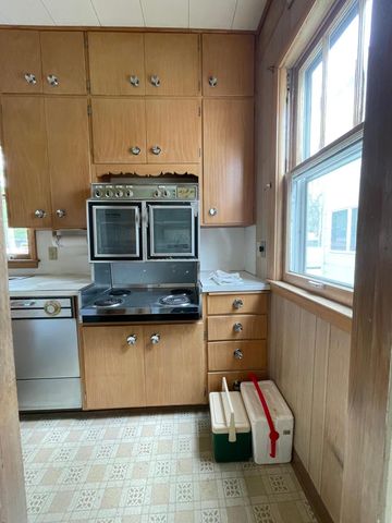 512 9th Avenue SW, Austin, MN 55912