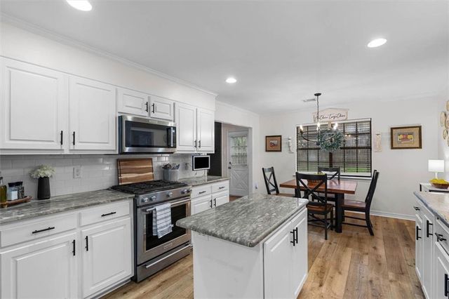 1050 Regal Drive, Mobile, AL 36609