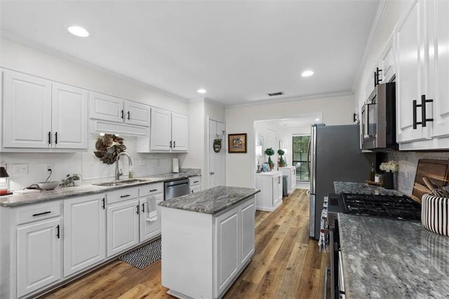 1050 Regal Drive, Mobile, AL 36609