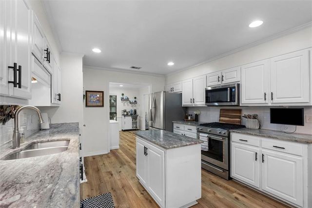 1050 Regal Drive, Mobile, AL 36609