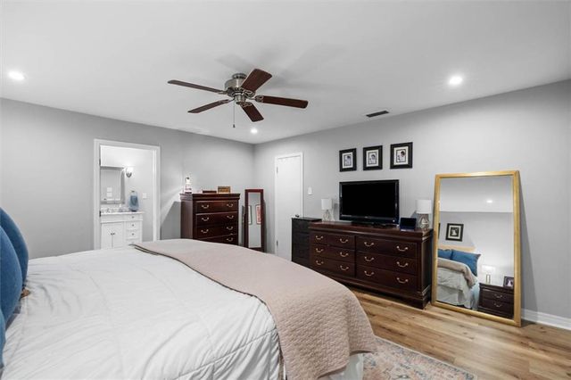1050 Regal Drive, Mobile, AL 36609