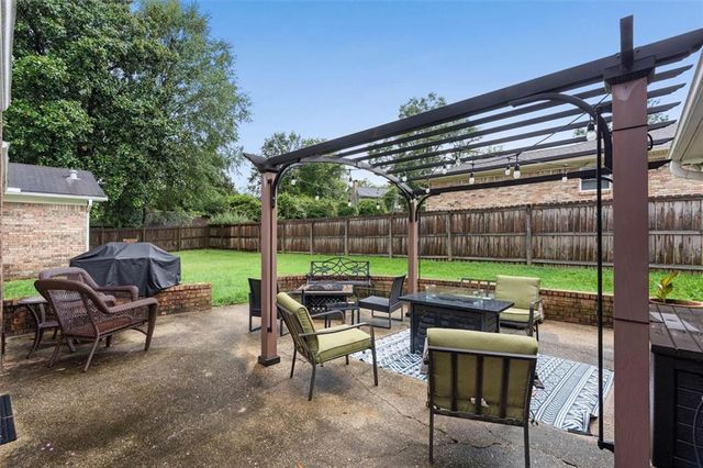 1050 Regal Drive, Mobile, AL 36609
