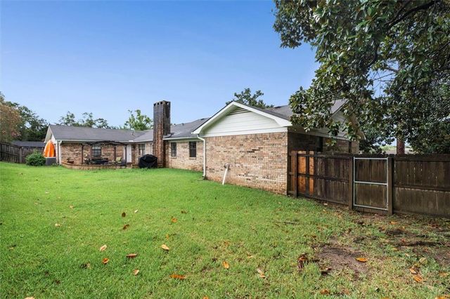 1050 Regal Drive, Mobile, AL 36609