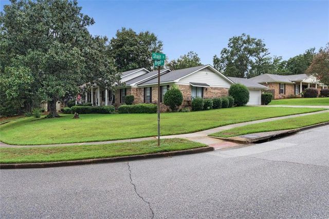 1050 Regal Drive, Mobile, AL 36609