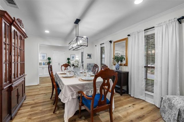 1050 Regal Drive, Mobile, AL 36609