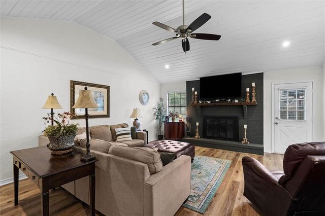 1050 Regal Drive, Mobile, AL 36609