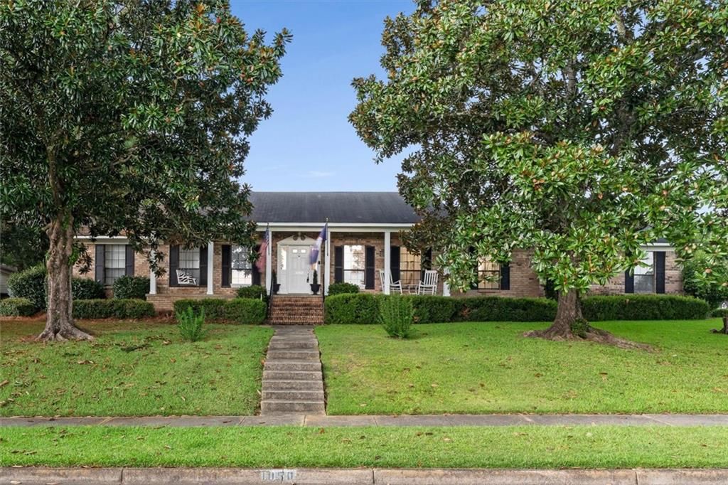 1050 Regal Drive, Mobile, AL 36609