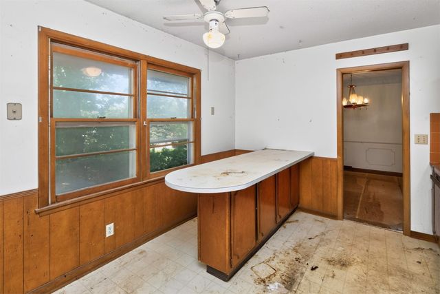 6514 Lincoln Avenue, Windsor Heights, IA 50324