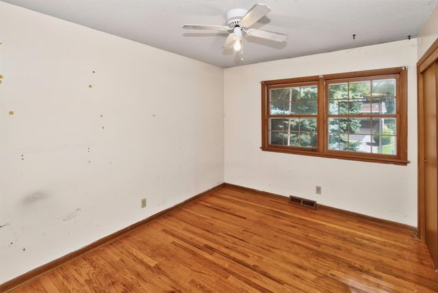 6514 Lincoln Avenue, Windsor Heights, IA 50324