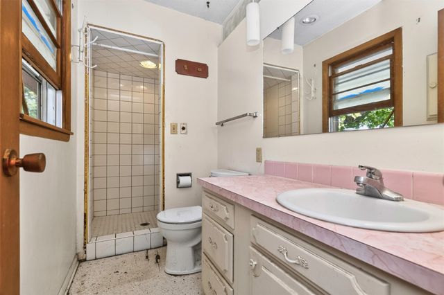 6514 Lincoln Avenue, Windsor Heights, IA 50324