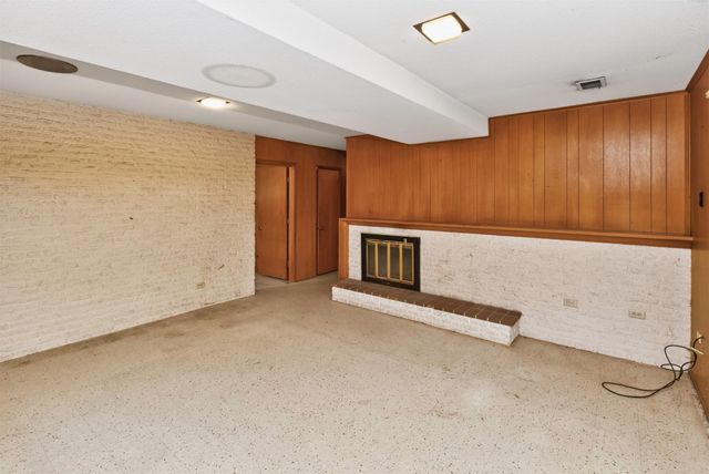 6514 Lincoln Avenue, Windsor Heights, IA 50324