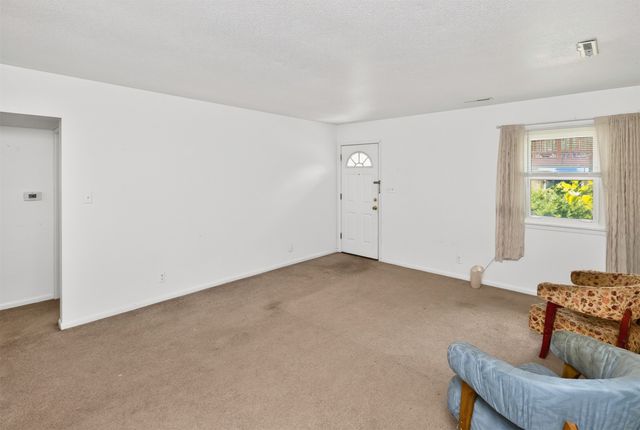 6514 Lincoln Avenue, Windsor Heights, IA 50324