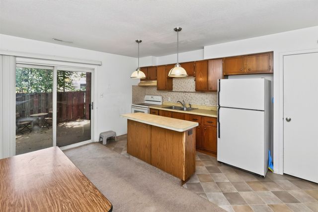 6514 Lincoln Avenue, Windsor Heights, IA 50324