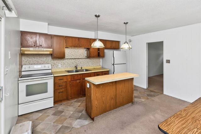 6514 Lincoln Avenue, Windsor Heights, IA 50324