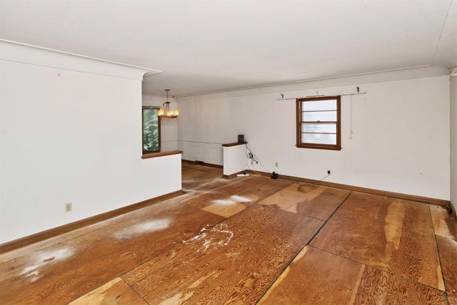 6514 Lincoln Avenue, Windsor Heights, IA 50324