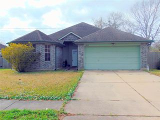 1809 Edinburg Avenue, League City, TX 77573