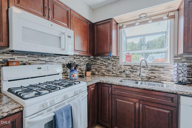 816 Cornwallis Drive, Burlington, NC 27215