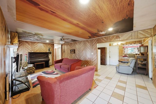 8233 Short Rd, Sacramento, CA 95828
