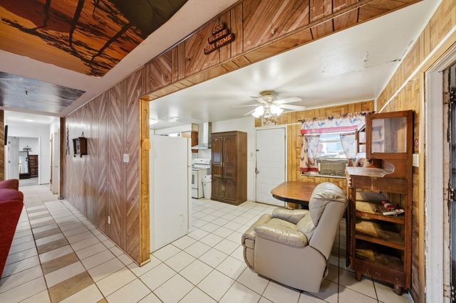 8233 Short Rd, Sacramento, CA 95828