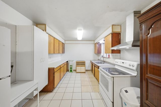 8233 Short Rd, Sacramento, CA 95828