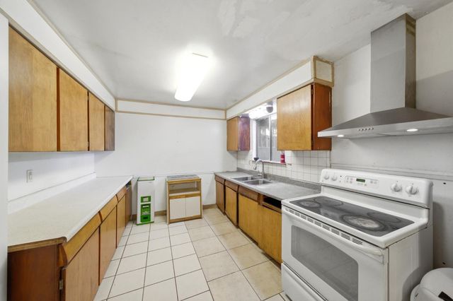 8233 Short Rd, Sacramento, CA 95828