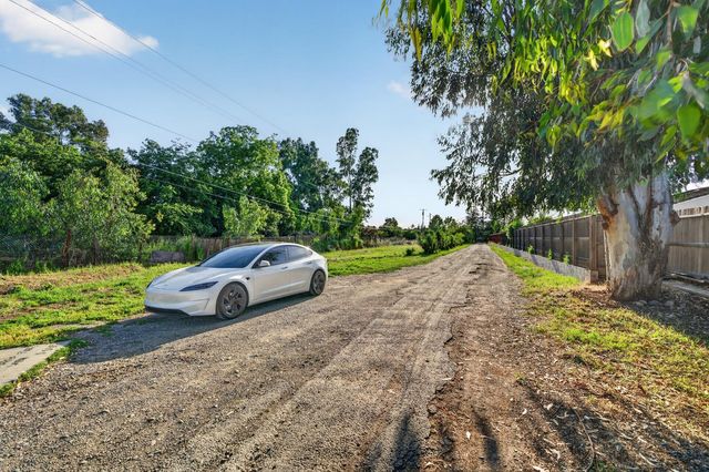 8233 Short Rd, Sacramento, CA 95828