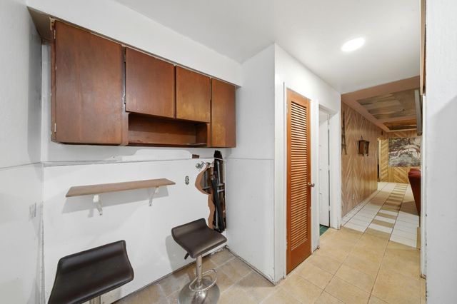 8233 Short Rd, Sacramento, CA 95828