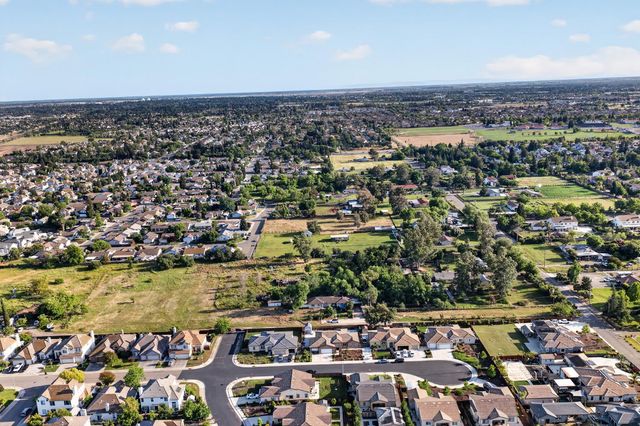 8233 Short Rd, Sacramento, CA 95828