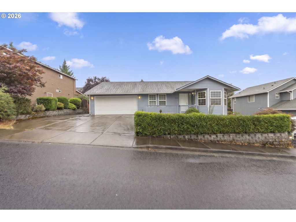 Image 1 of property listing at 1221 MONROE St, Lafayette, OR 97127