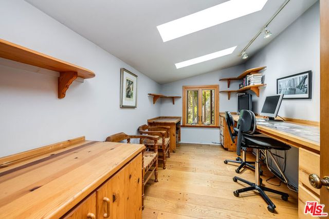 454 E Rustic Road, Santa Monica, CA 90402