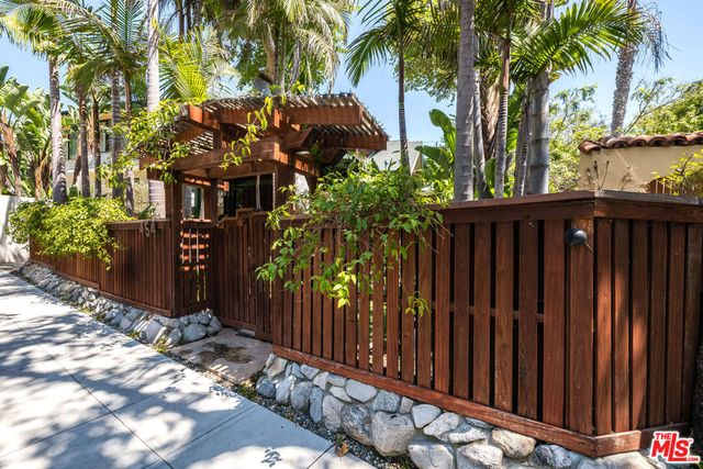 454 E Rustic Road, Santa Monica, CA 90402