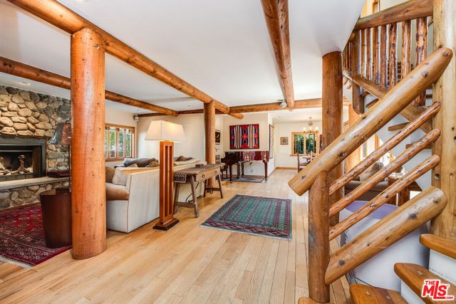 454 E Rustic Road, Santa Monica, CA 90402