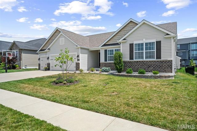 862 Topsfield Drive, Lake St Louis, MO 63367